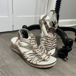 Comfort Plus by Predictions Beige Snake Pattern Sandals